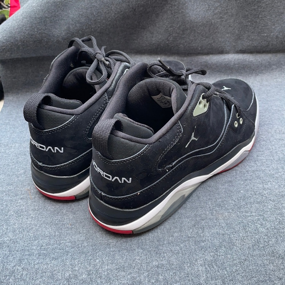 Nike Jordan Ol’School lll 5/8th sneakers.